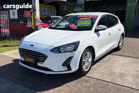 White 2019 Ford Focus Hatchback Ambiente