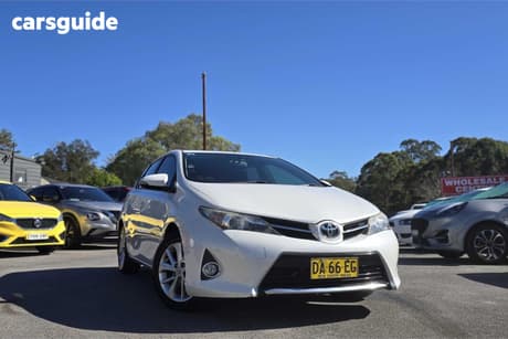 White 2014 Toyota Corolla Hatchback Ascent Sport