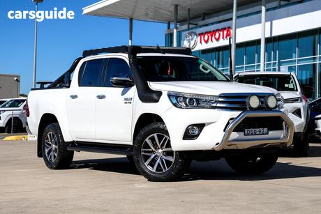 White 2017 Toyota Hilux Dual Cab Utility Sr5 (4X4)