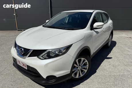 White 2017 Nissan Qashqai Wagon St