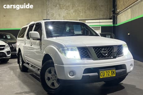White 2011 Nissan Navara Dual Cab Pick-up St (4X4)