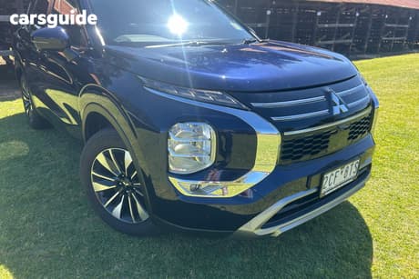 Blue 2025 Mitsubishi Outlander Wagon Ls 7 Seat (2Wd)