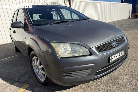 Grey 2006 Ford Focus Hatchback Cl