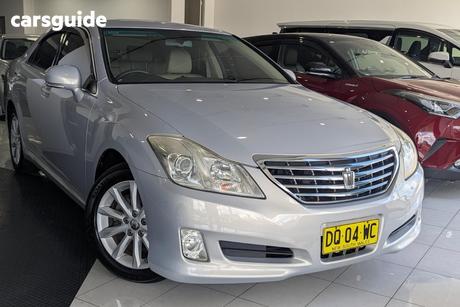 Silver 2008 Toyota Crown Sedan