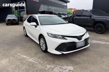 White 2018 Toyota Camry Sedan Ascent