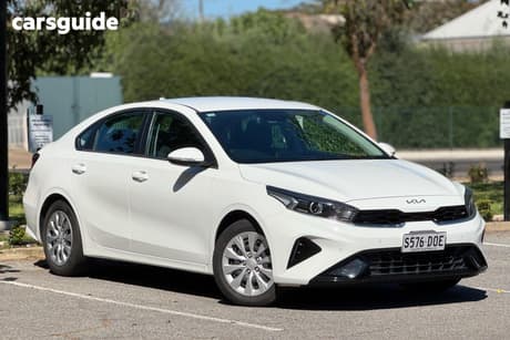 White 2024 Kia Cerato Sedan S