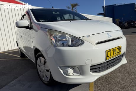 White 2013 Mitsubishi Mirage Hatchback Es