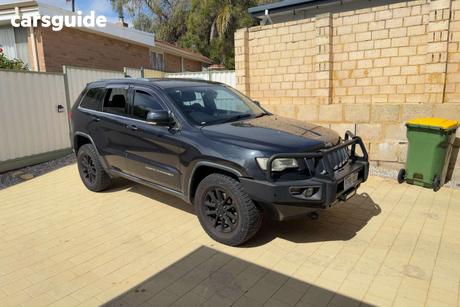 Grey 2013 Jeep Grand Cherokee Wagon Laredo (4X4)