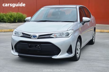 Silver 2020 Toyota Corolla Sedan AXIO (HYBRID)