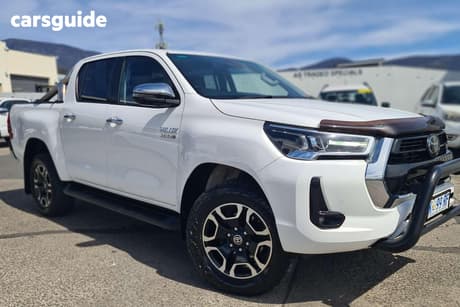 White 2022 Toyota Hilux Double Cab Pick Up Sr5 (4X4)