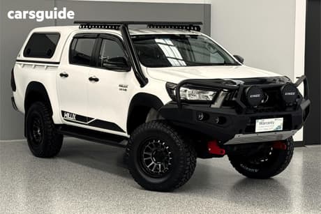 White 2022 Toyota Hilux Double Cab Pick Up Sr (4X4)