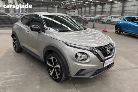 Silver 2020 Nissan Juke Hatchback St-L