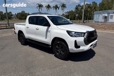 White 2022 Toyota Hilux Double Cab Pick Up Sr (4X4)