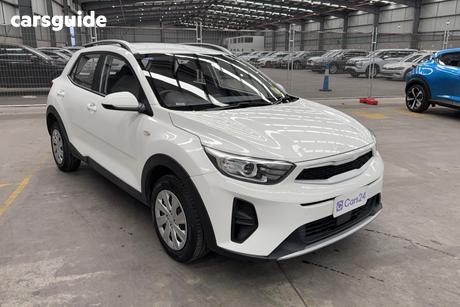 White 2023 Kia Stonic Wagon S