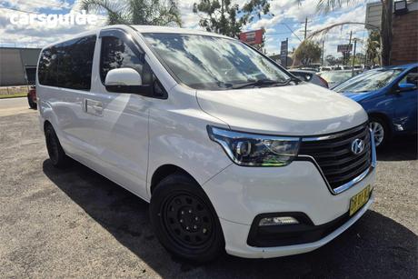 White 2018 Hyundai Imax Wagon Active
