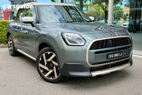 Green 2026 Mini Countryman Wagon C Favoured (Mhev)
