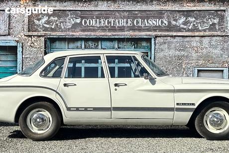 White 1962 Chrysler Valiant Sedan