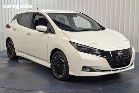 White 2023 Nissan Leaf Hatchback