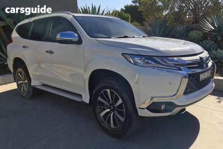 White 2016 Mitsubishi Pajero Sport Wagon Exceed (4X4) 7 Seat