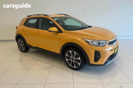 Yellow 2024 Kia Stonic Wagon S