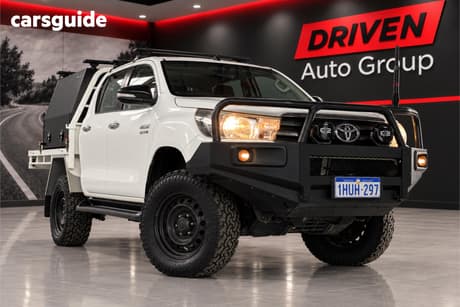 White 2016 Toyota Hilux Dual Cab Chassis Sr (4X4)