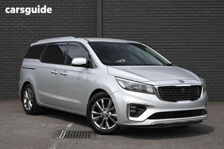 Silver 2018 Kia Carnival Wagon Platinum