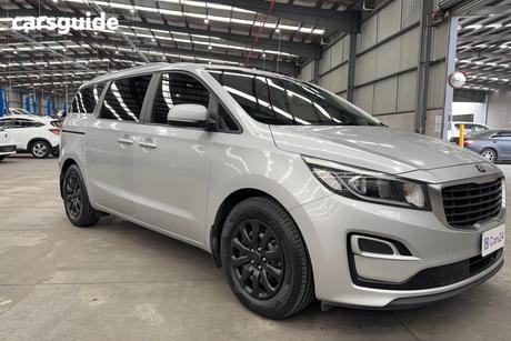 Silver 2018 Kia Carnival Wagon S