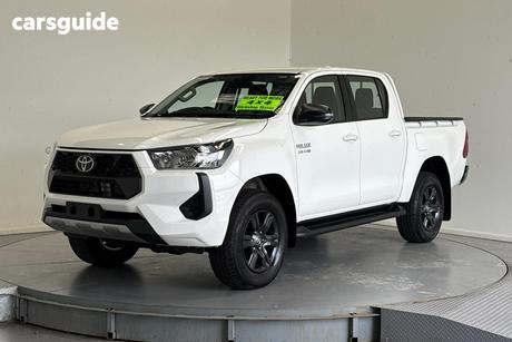 White 2025 Toyota Hilux Double Cab Pick Up Sr 48V (4X4)