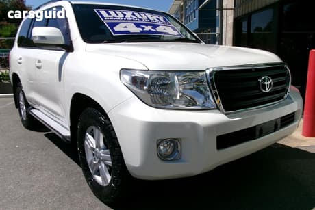 White 2014 Toyota Landcruiser Wagon Altitude (4X4)