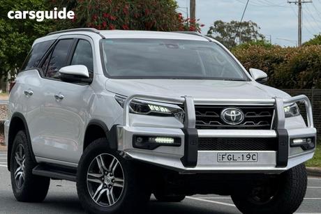 White 2023 Toyota Fortuner Wagon Gxl