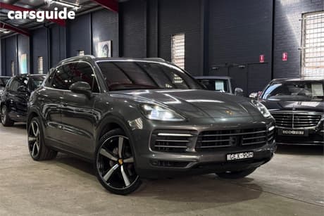 Grey 2019 Porsche Cayenne Wagon