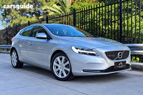 Silver 2017 Volvo V40 Hatchback T4 Inscription