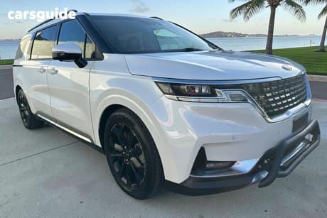 White 2021 Kia Carnival Wagon Platinum