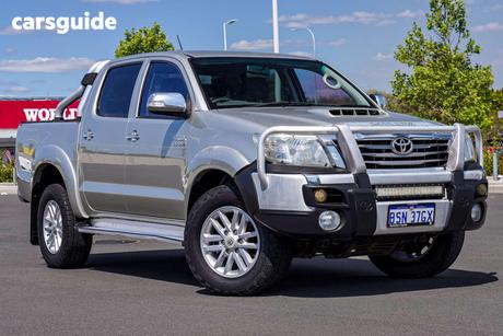 Silver 2012 Toyota Hilux Dual Cab Pick-up Sr5 (4X4)