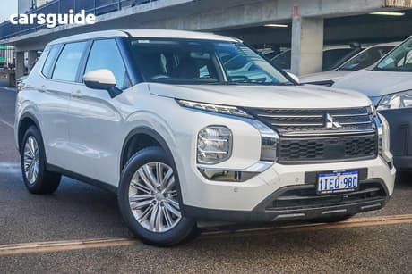 White 2024 Mitsubishi Outlander Wagon Es 7 Seat (2Wd)