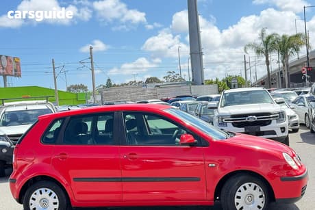 Red 2005 Volkswagen Polo Hatchback Match