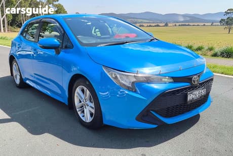 Blue 2018 Toyota Corolla Hatchback Ascent Sport