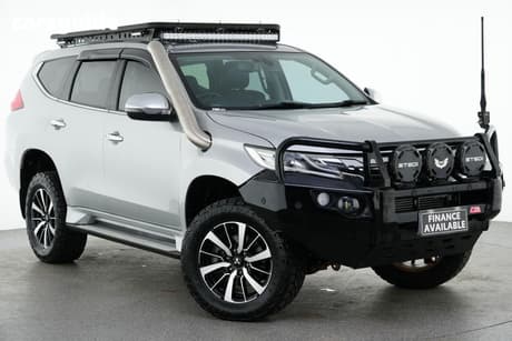 Silver 2017 Mitsubishi Pajero Sport Wagon Gls (4X4) 7 Seat