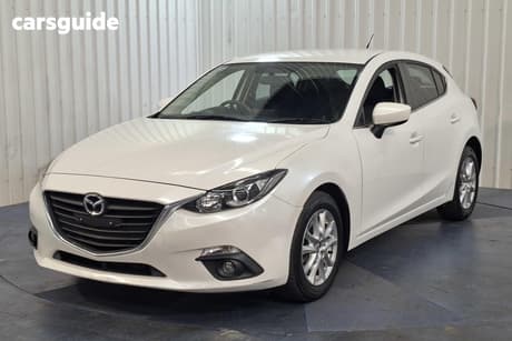 White 2016 Mazda 3 Hatchback Maxx