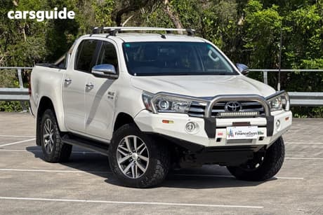 White 2016 Toyota Hilux Dual Cab Utility Sr5 (4X4)