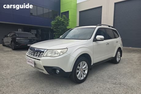 White 2011 Subaru Forester Wagon Xs
