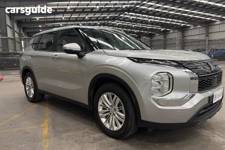 Silver 2024 Mitsubishi Outlander Wagon Es 5 Seat (2Wd)