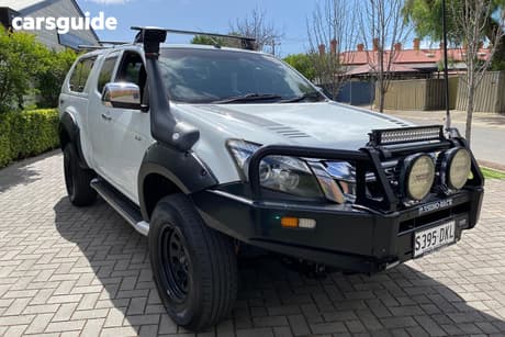 White 2014 Isuzu D-MAX Space Cab Utility Ls-U Hi-Ride (4X4)