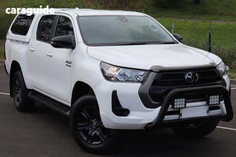White 2023 Toyota Hilux Double Cab Pick Up Sr (4X4)
