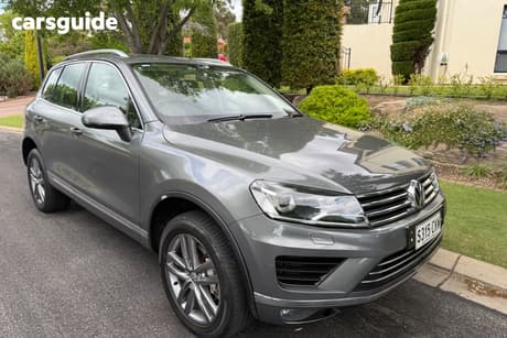 Grey 2017 Volkswagen Touareg Wagon V6 Adventure