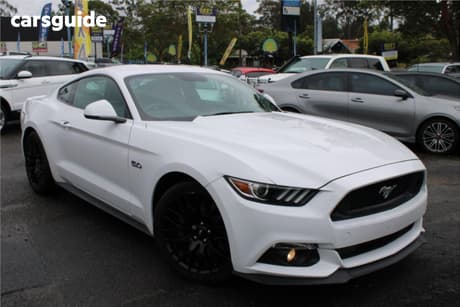 White 2018 Ford Mustang Coupe Fastback Gt 5.0 V8 (5 Yr)