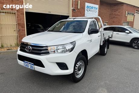 White 2016 Toyota Hilux Cab Chassis Sr (4X4)