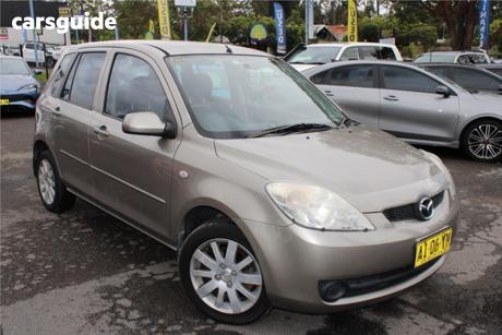 Gold 2006 Mazda 2 Hatchback Maxx