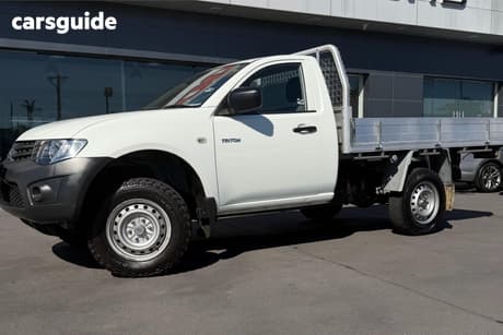 White 2015 Mitsubishi Triton Cab Chassis Gl