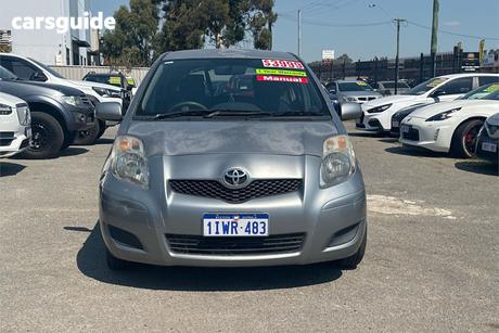 Silver 2009 Toyota Yaris Hatchback Yr